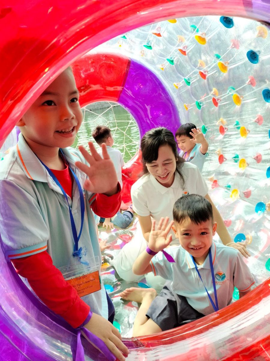 HOẠT ĐỘNG THAM QUAN TRẢI NGHIỆM TẠI KHU TRANG TRẠI GIÁO DỤC CÁNH BUỒM XANH CỦA KHỐI MẪU GIÁO LỚN VÀ MẪU GIÁO NHỠ