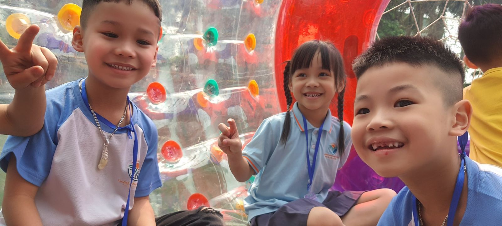 HOẠT ĐỘNG THAM QUAN TRẢI NGHIỆM TẠI KHU TRANG TRẠI GIÁO DỤC CÁNH BUỒM XANH CỦA KHỐI MẪU GIÁO LỚN VÀ MẪU GIÁO NHỠ