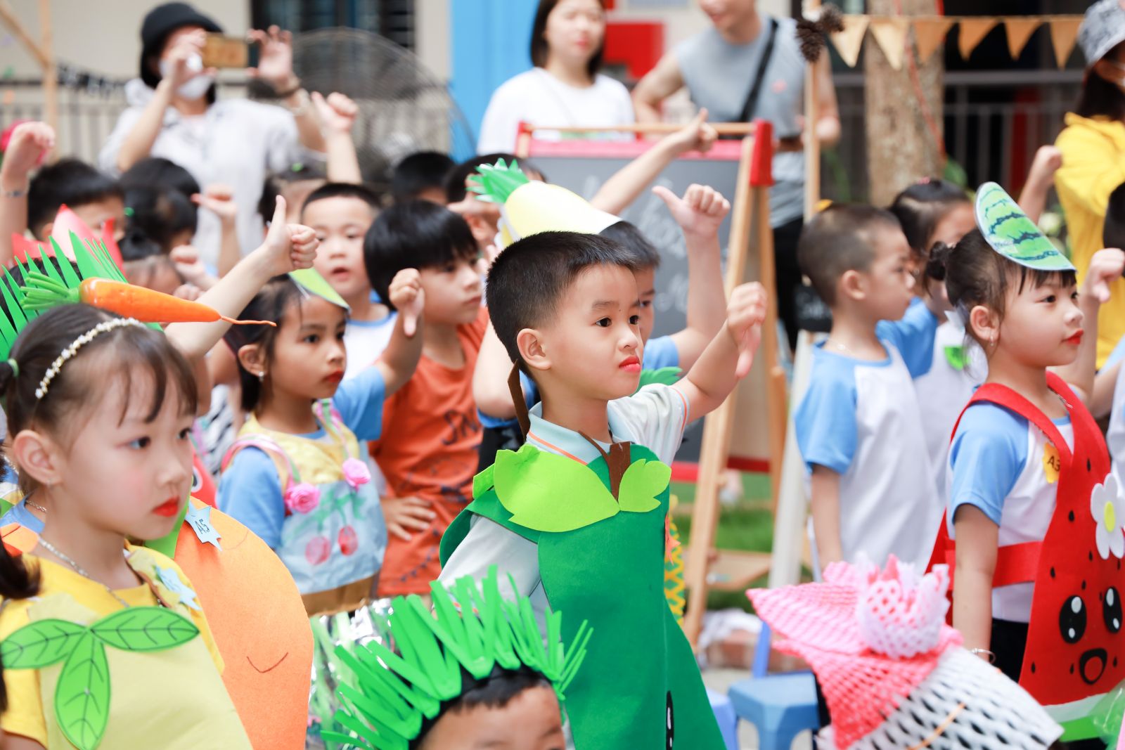 FESTIVAL TRÁI CÂY - TRAO GIẢI CUỘC THI " ĐẠI SỨ XANH" Năm học 2022 - 2023