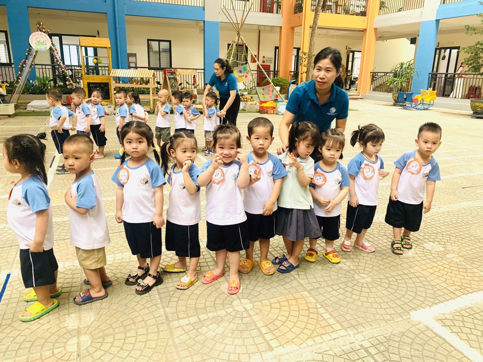 FESTIVAL TRÁI CÂY - TRAO GIẢI CUỘC THI " ĐẠI SỨ XANH" Năm học 2022 - 2023
