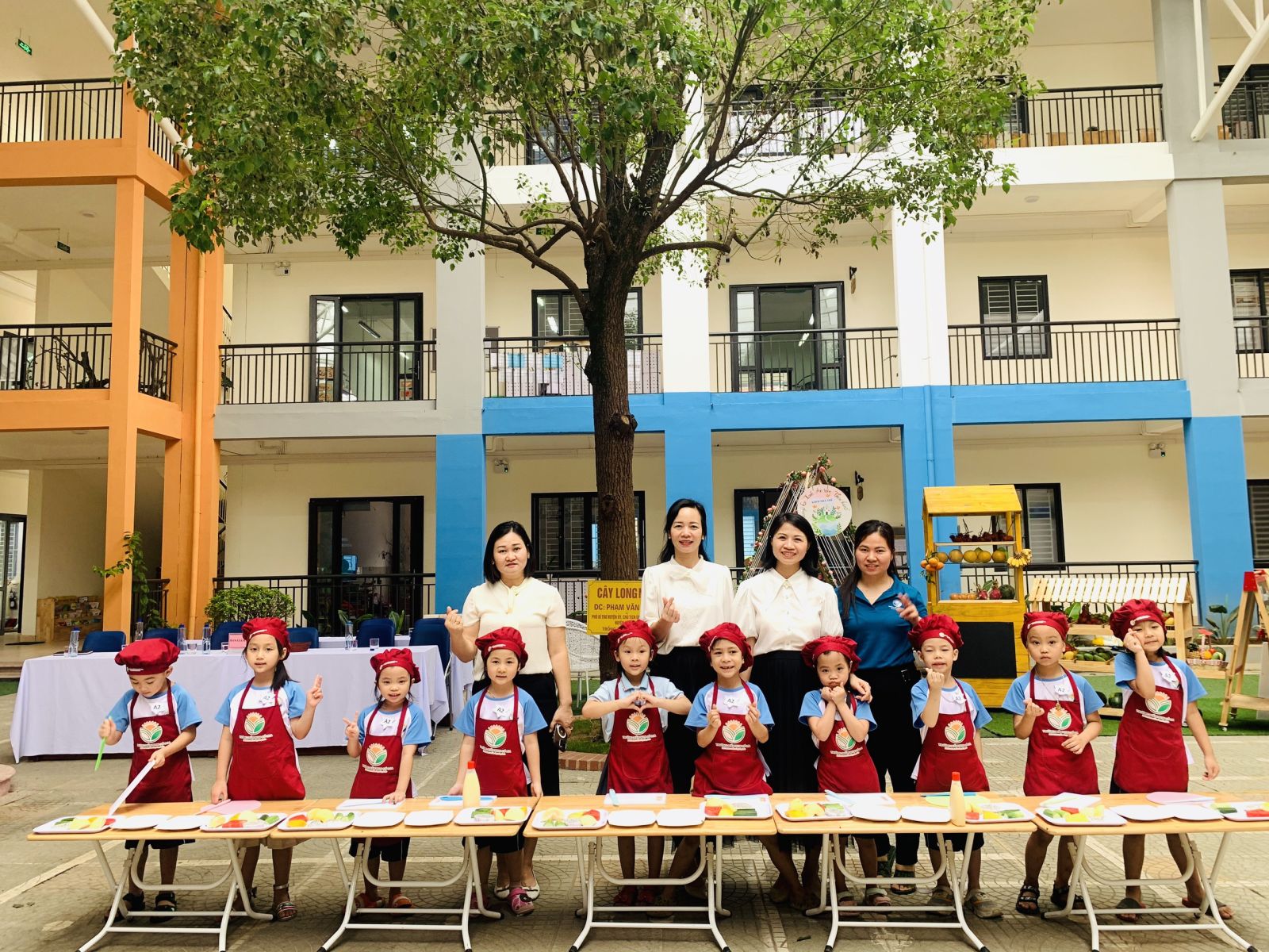 FESTIVAL TRÁI CÂY - TRAO GIẢI CUỘC THI " ĐẠI SỨ XANH" Năm học 2022 - 2023
