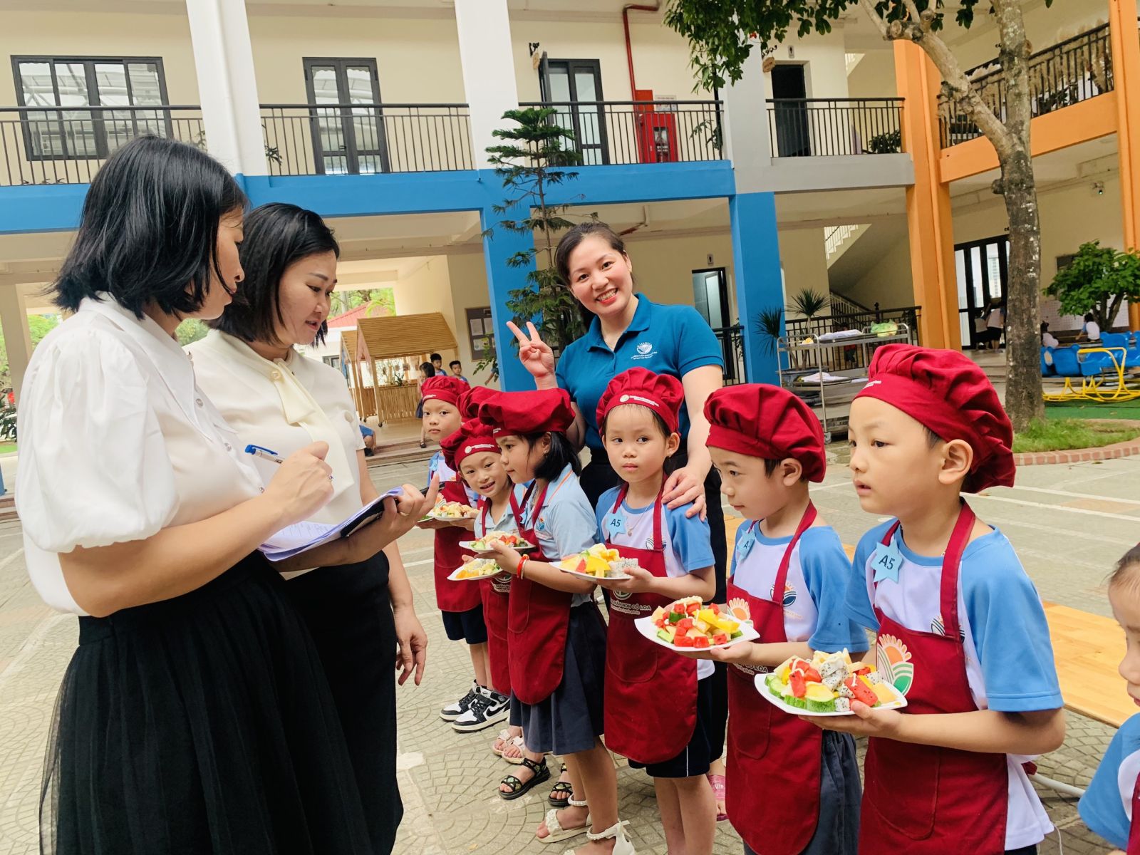 FESTIVAL TRÁI CÂY - TRAO GIẢI CUỘC THI " ĐẠI SỨ XANH" Năm học 2022 - 2023
