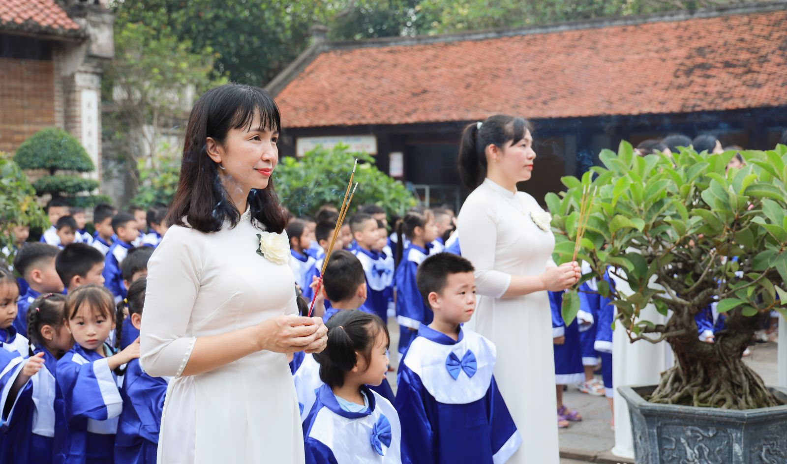 LẾ DÂNG HƯƠNG TẠI KHU DI TÍCH LỊCH SỬ ĐỀN CỔ LOA CỦA CÁC CON HỌC SINH KHỐI MẪU GIÁO LỚN - TRƯỜNG MẦM NON CỔ LOA