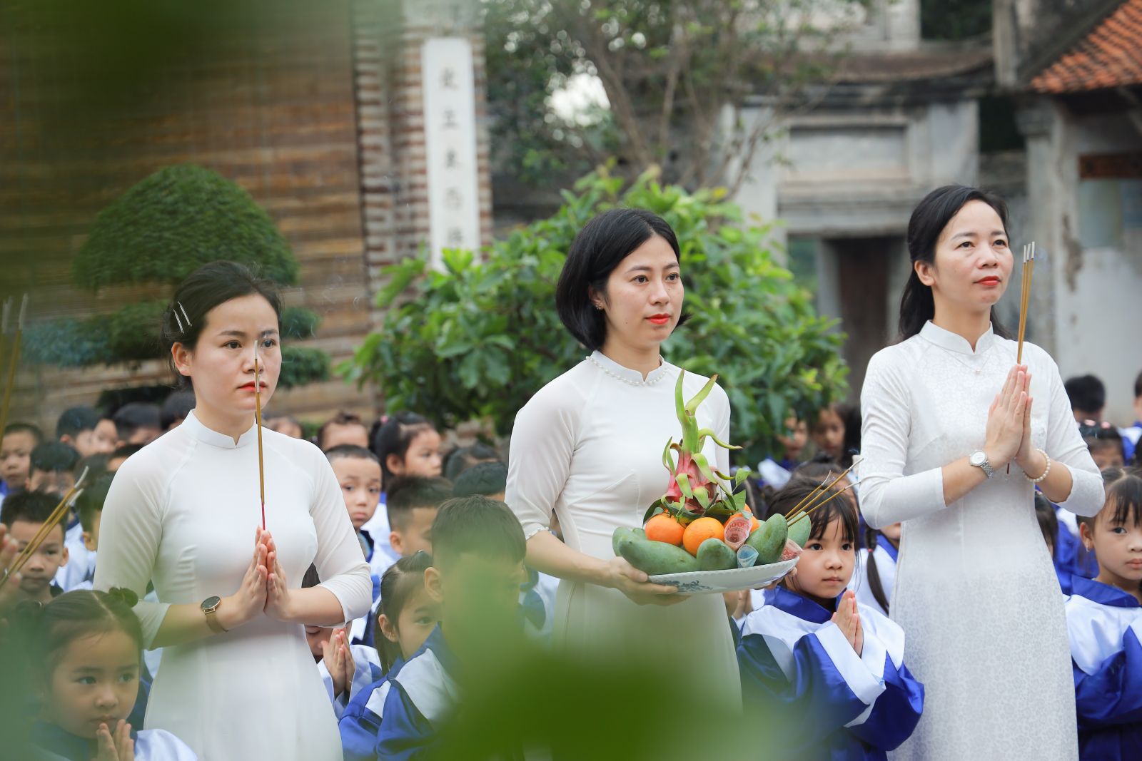 LẾ DÂNG HƯƠNG TẠI KHU DI TÍCH LỊCH SỬ ĐỀN CỔ LOA CỦA CÁC CON HỌC SINH KHỐI MẪU GIÁO LỚN - TRƯỜNG MẦM NON CỔ LOA