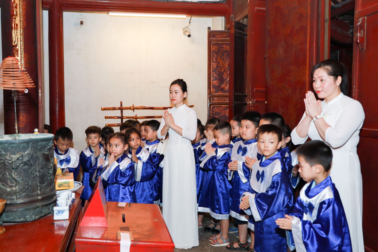 LẾ DÂNG HƯƠNG TẠI KHU DI TÍCH LỊCH SỬ ĐỀN CỔ LOA CỦA CÁC CON HỌC SINH KHỐI MẪU GIÁO LỚN - TRƯỜNG MẦM NON CỔ LOA