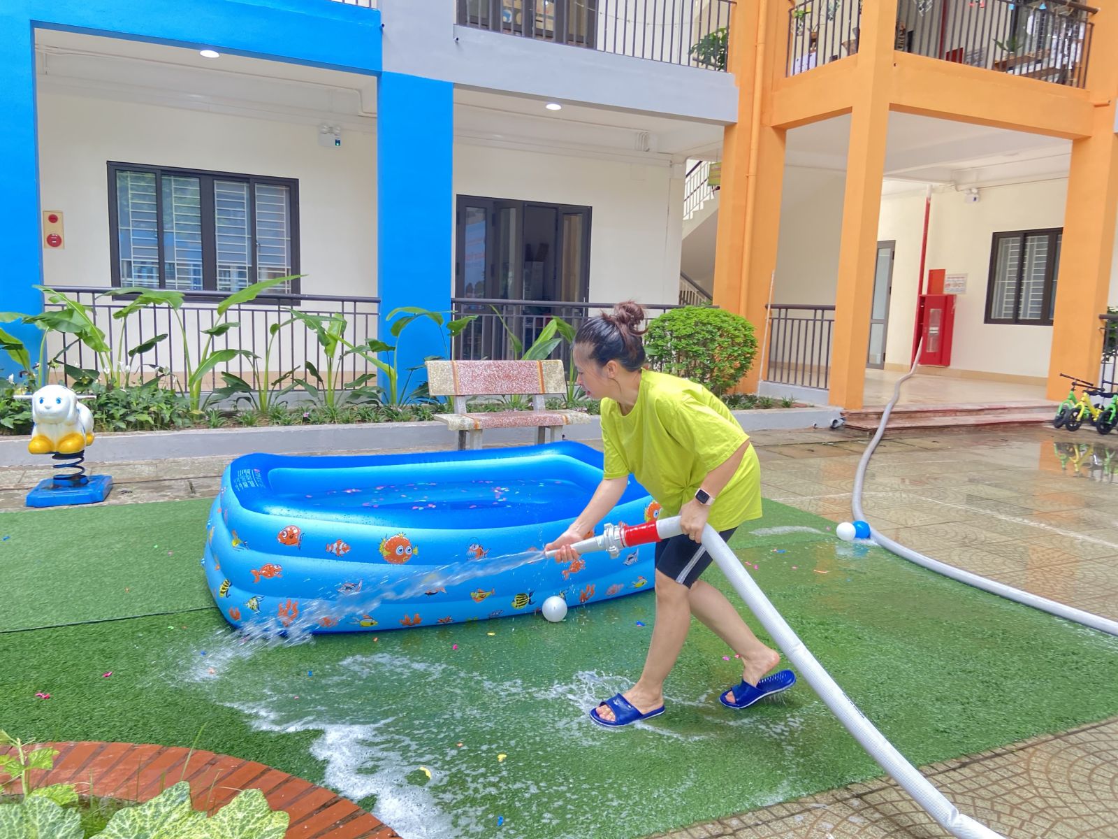 MÙA HÈ SÔI ĐỘNG VỚI "LỄ HỘI TÉ NƯỚC " CỦA CÁC BẠN NHỎ TRƯỜNG MẦM NON CỔ LOA