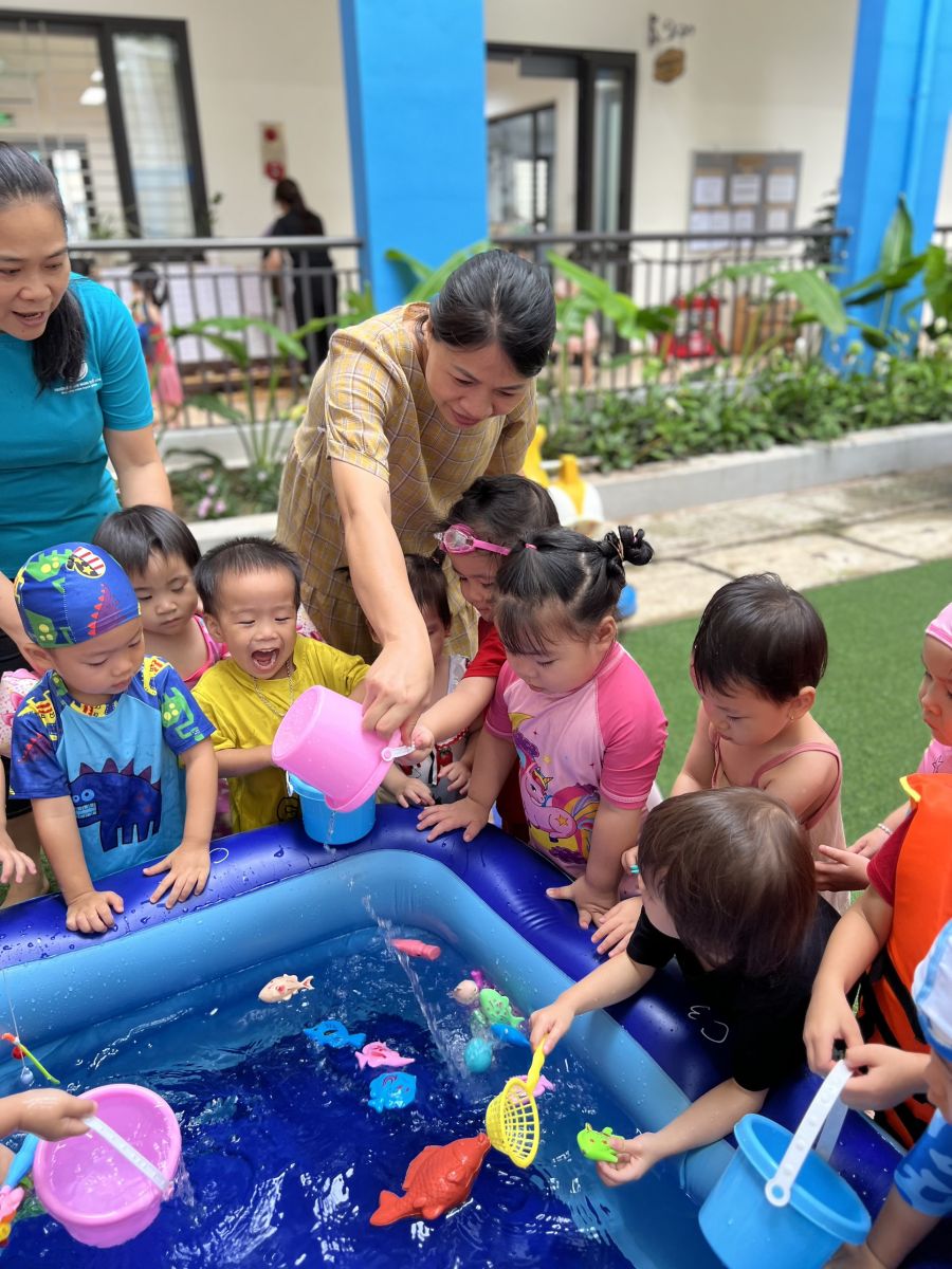 MÙA HÈ SÔI ĐỘNG VỚI "LỄ HỘI TÉ NƯỚC " CỦA CÁC BẠN NHỎ TRƯỜNG MẦM NON CỔ LOA