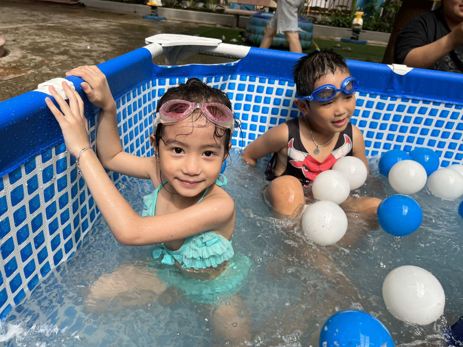 MÙA HÈ SÔI ĐỘNG VỚI "LỄ HỘI TÉ NƯỚC " CỦA CÁC BẠN NHỎ TRƯỜNG MẦM NON CỔ LOA
