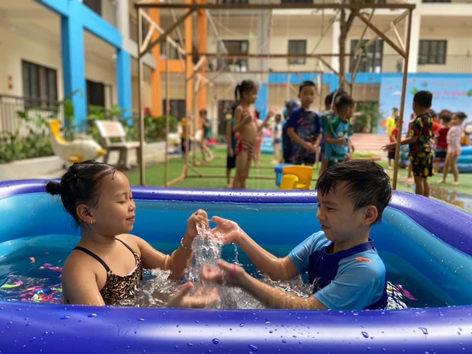 Kết thúc tuần lễ " Water Festival - Lễ hội té nước" xua tan nắng hè ở Trường mầm non Cổ Loa năm học 2022- 2023