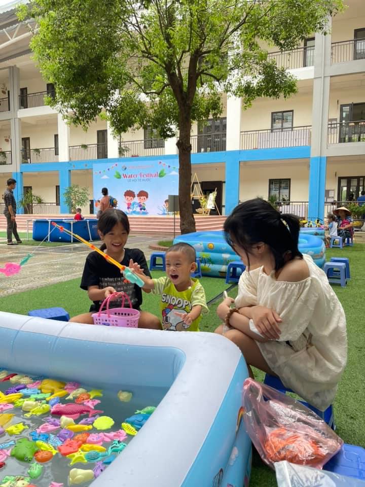 Kết thúc tuần lễ " Water Festival - Lễ hội té nước" xua tan nắng hè ở Trường mầm non Cổ Loa năm học 2022- 2023