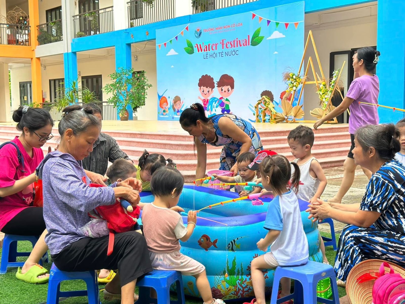 Kết thúc tuần lễ " Water Festival - Lễ hội té nước" xua tan nắng hè ở Trường mầm non Cổ Loa năm học 2022- 2023