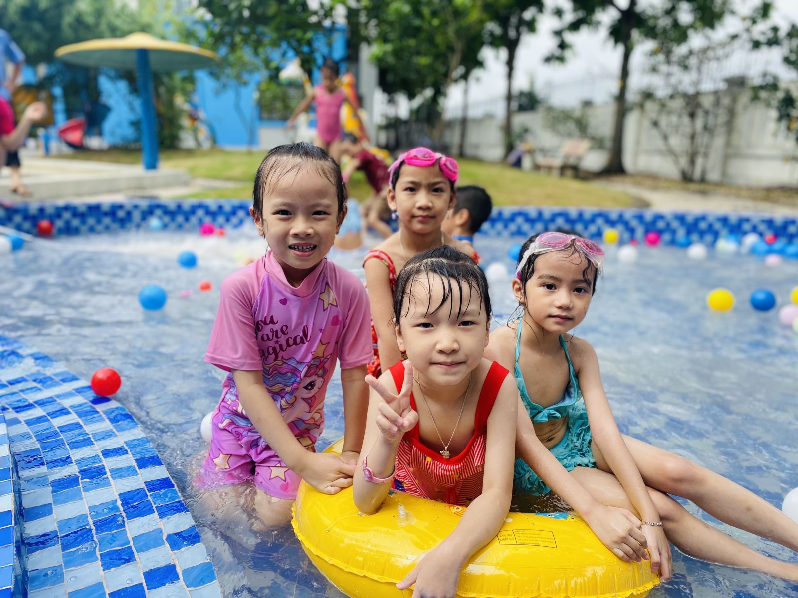 Kết thúc tuần lễ " Water Festival - Lễ hội té nước" xua tan nắng hè ở Trường mầm non Cổ Loa năm học 2022- 2023