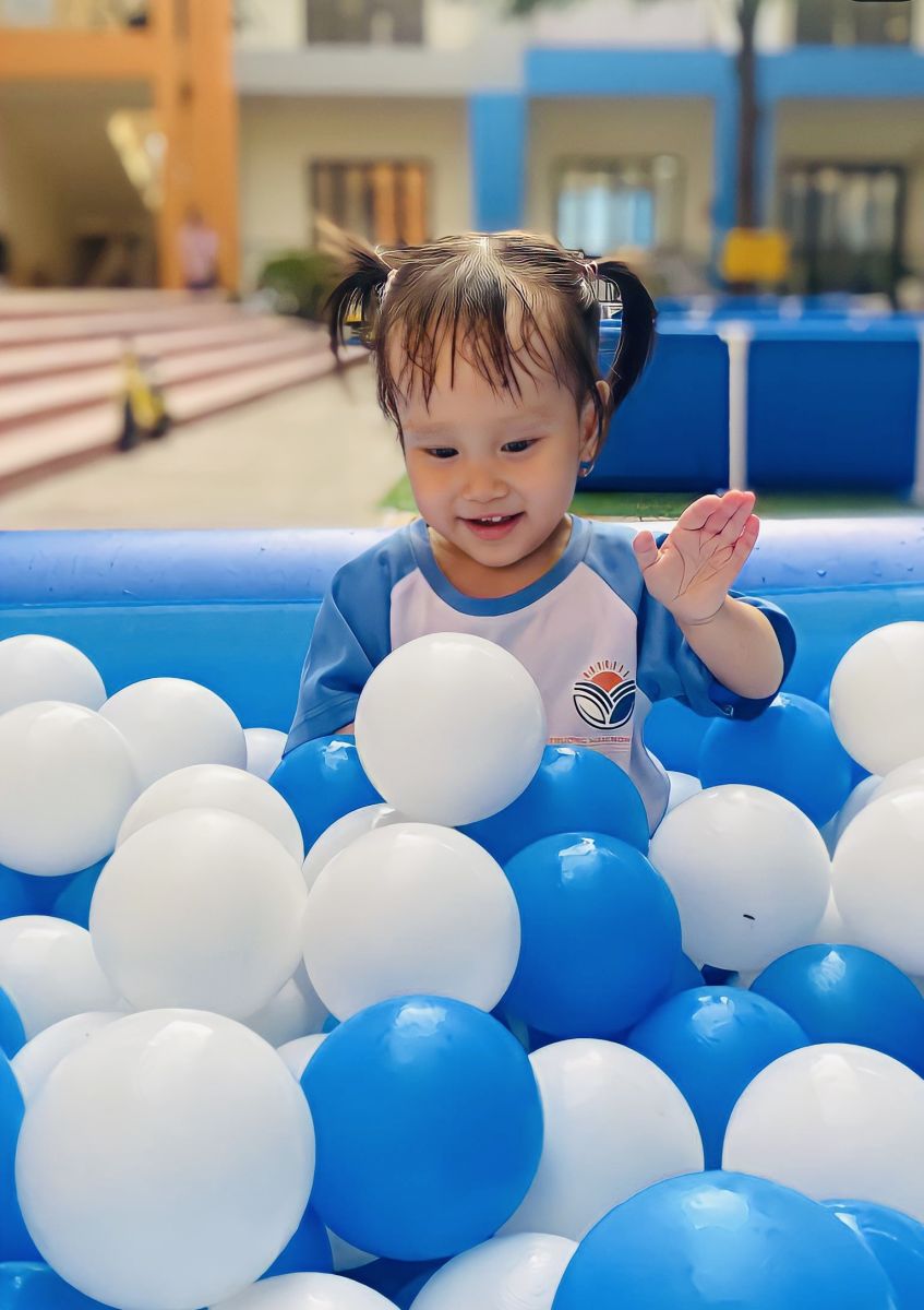 Kết thúc tuần lễ " Water Festival - Lễ hội té nước" xua tan nắng hè ở Trường mầm non Cổ Loa năm học 2022- 2023