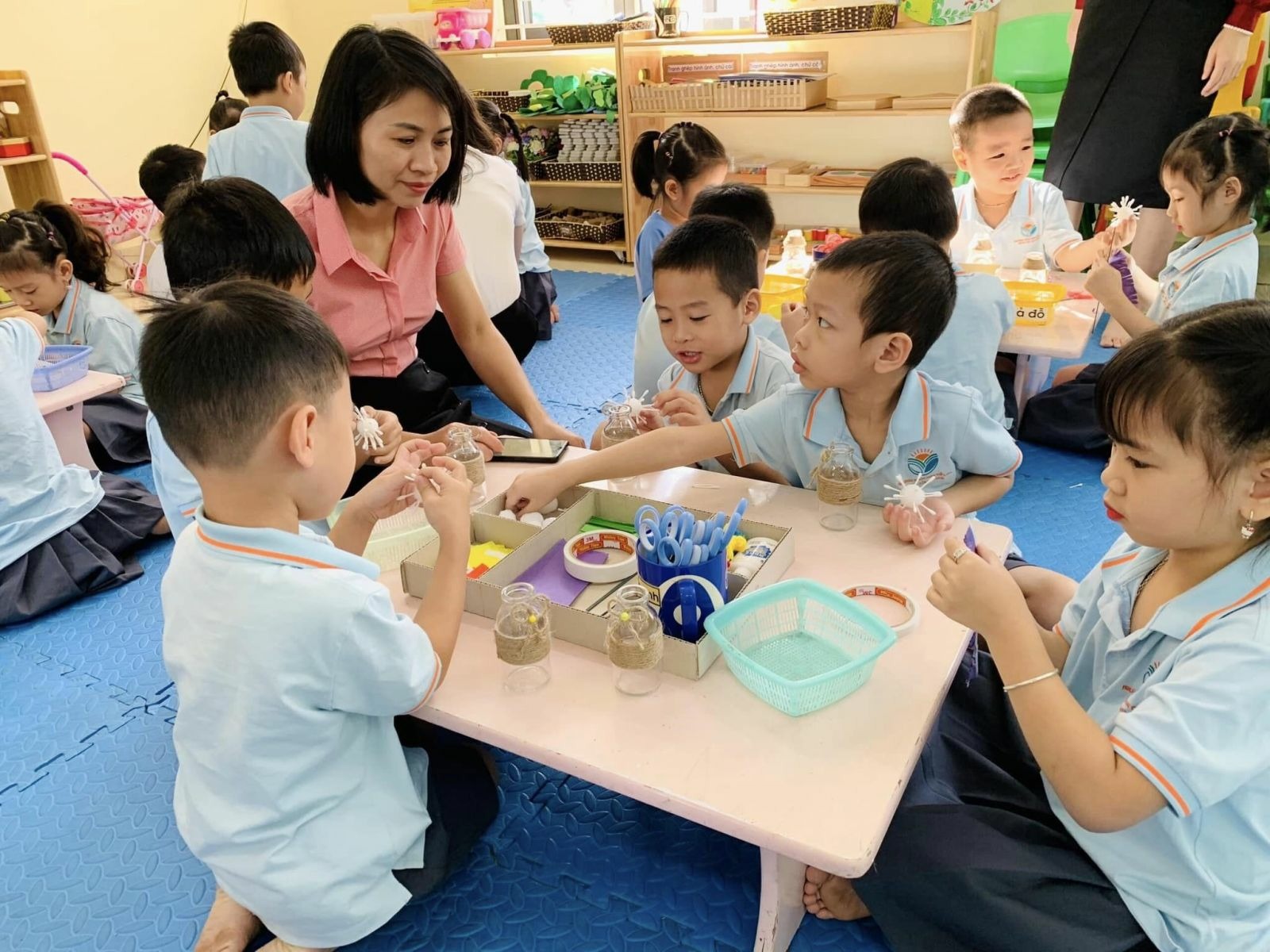 Trường mầm non Cổ Loa thi đua lập thành tích chào mừng 40 năm ngày nhà giáo Việt Nam (20/11/1982 - 20/11/2022).