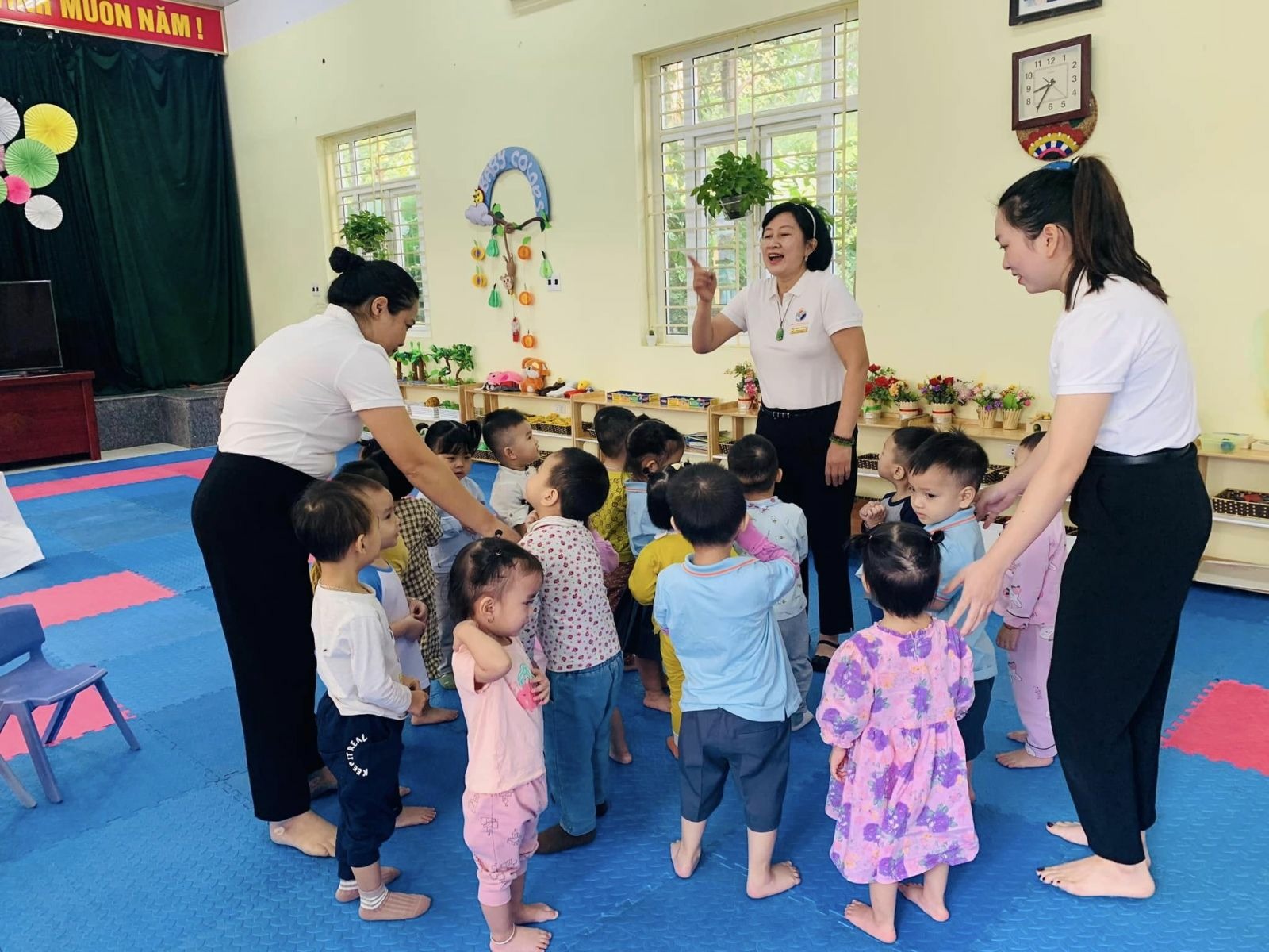 Trường mầm non Cổ Loa thi đua lập thành tích chào mừng 40 năm ngày nhà giáo Việt Nam (20/11/1982 - 20/11/2022).