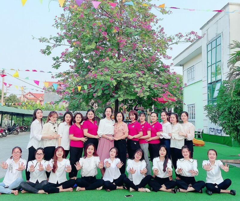 CHIA TAY CÁC EM SINH VIÊN KHÓA 44 KHOA GDMN - TRƯỜNG ĐHSPHN II