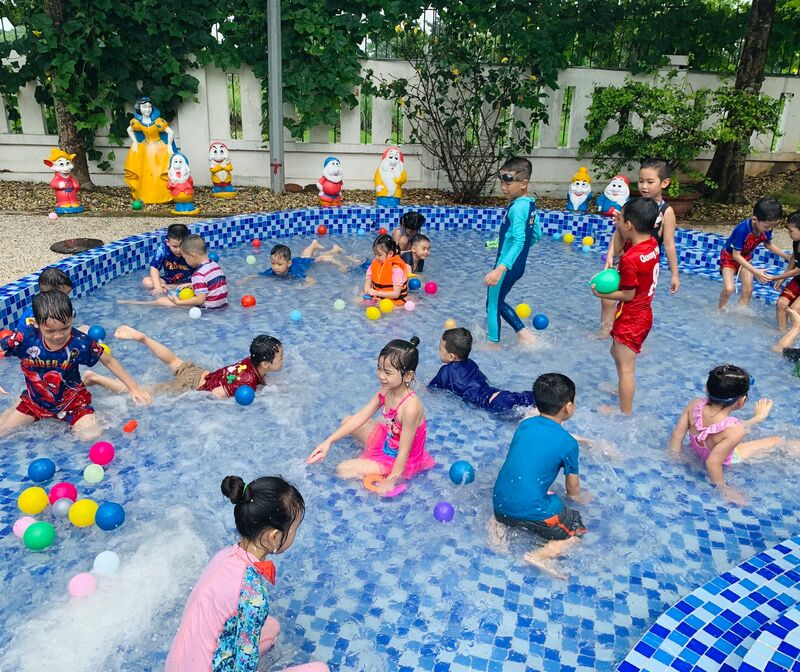 MÙA HÈ SÔI ĐỘNG VỚI "LỄ HỘI TÉ NƯỚC " CỦA CÁC BẠN NHỎ TRƯỜNG MẦM NON CỔ LOA