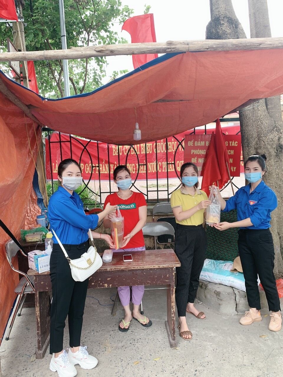 TIẾP SỨC MÙA DỊCH