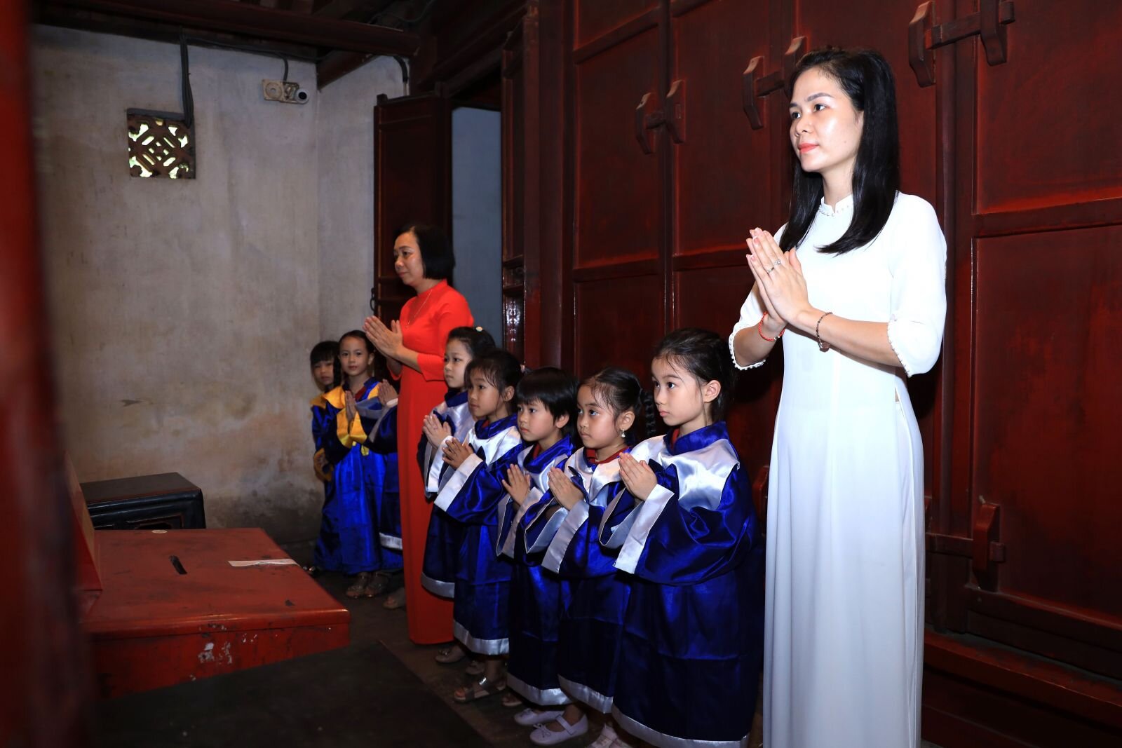 LẾ DÂNG HƯƠNG CỦA CÁC CON HỌC SINH KHỐI MẪU GIÁO LỚN (5-6 TUỔI) - TRƯỜNG MẦM NON CỔ LOA - TẠI KHU DI TÍCH LỊCH SỬ ĐỀN CỔ LOA