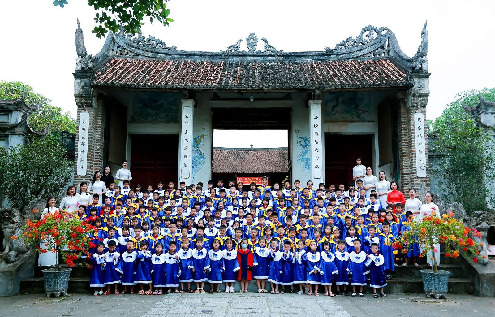 LẾ DÂNG HƯƠNG CỦA CÁC CON HỌC SINH KHỐI MẪU GIÁO LỚN (5-6 TUỔI) - TRƯỜNG MẦM NON CỔ LOA - TẠI KHU DI TÍCH LỊCH SỬ ĐỀN CỔ LOA