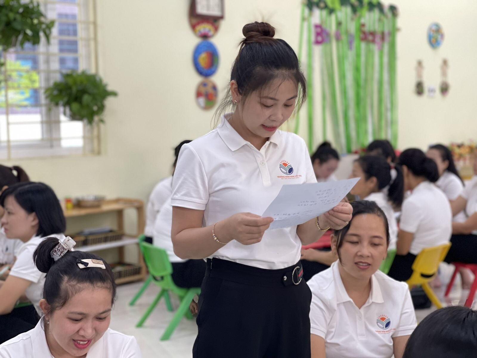 TRƯỜNG MẦM NON CỔ LOA TỔ CHỨC TẬP HUẤN CHUYÊN ĐỀ:  “CÁCH SỬ DỤNG NGUYÊN VẬT LIỆU RỜI TRONG THỰC HIỆN CHUYÊN ĐỀ XÂY DỰNG TRƯỜNG MẦM NON LẤY TRẺ LÀM TRUNG TÂM” NĂM HỌC 2022 – 2023.