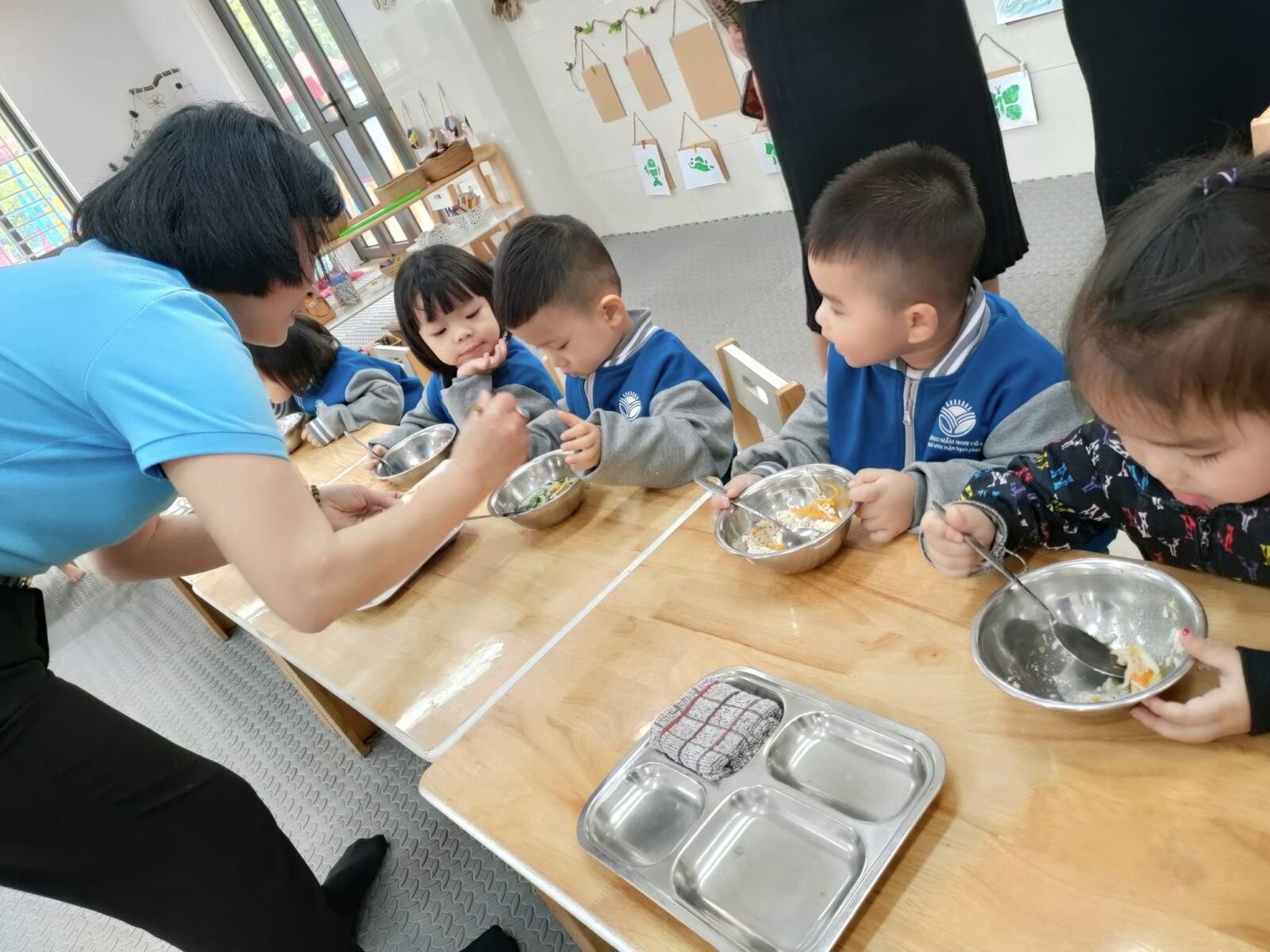 "TỔ CHỨC KIẾN TẬP ĐỔI MỚI HÌNH THỨC TRONG HOẠT ĐỘNG NUÔI DƯỠNG TRẺ TẠI TRƯỜNG MẦM NON CỔ LOA"