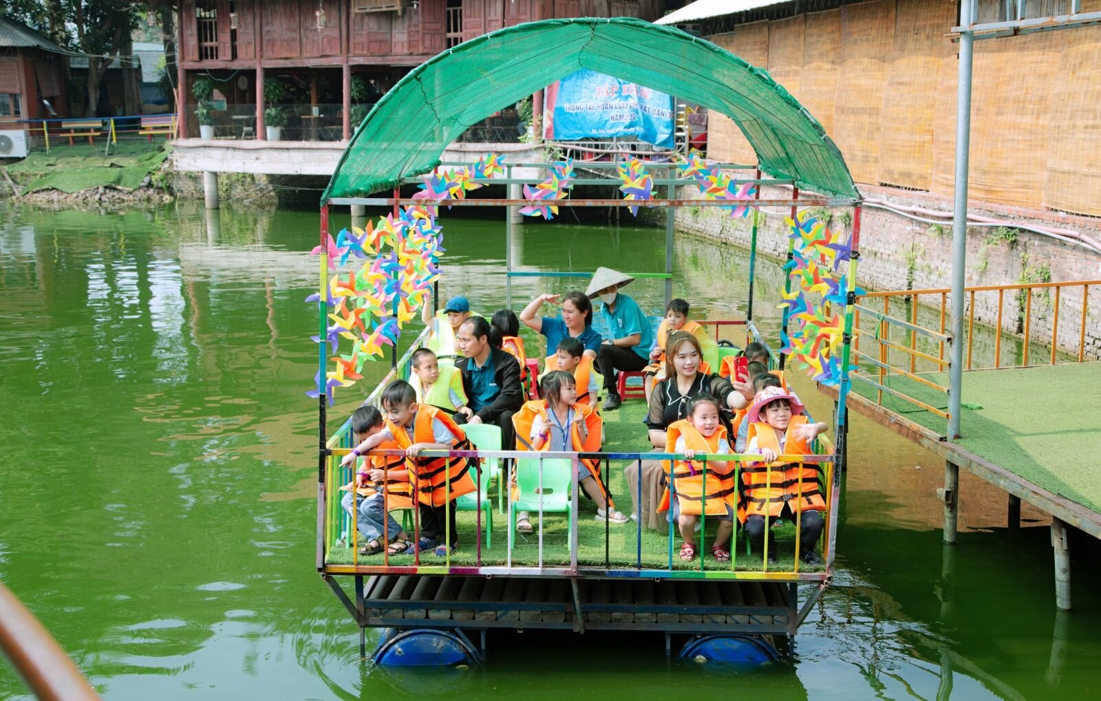 HOẠT ĐỘNG THAM QUAN TRẢI NGHIỆM TẠI KHU TRANG TRẠI GIÁO DỤC CÁNH BUỒM XANH CỦA KHỐI MẪU GIÁO LỚN VÀ MẪU GIÁO NHỠ