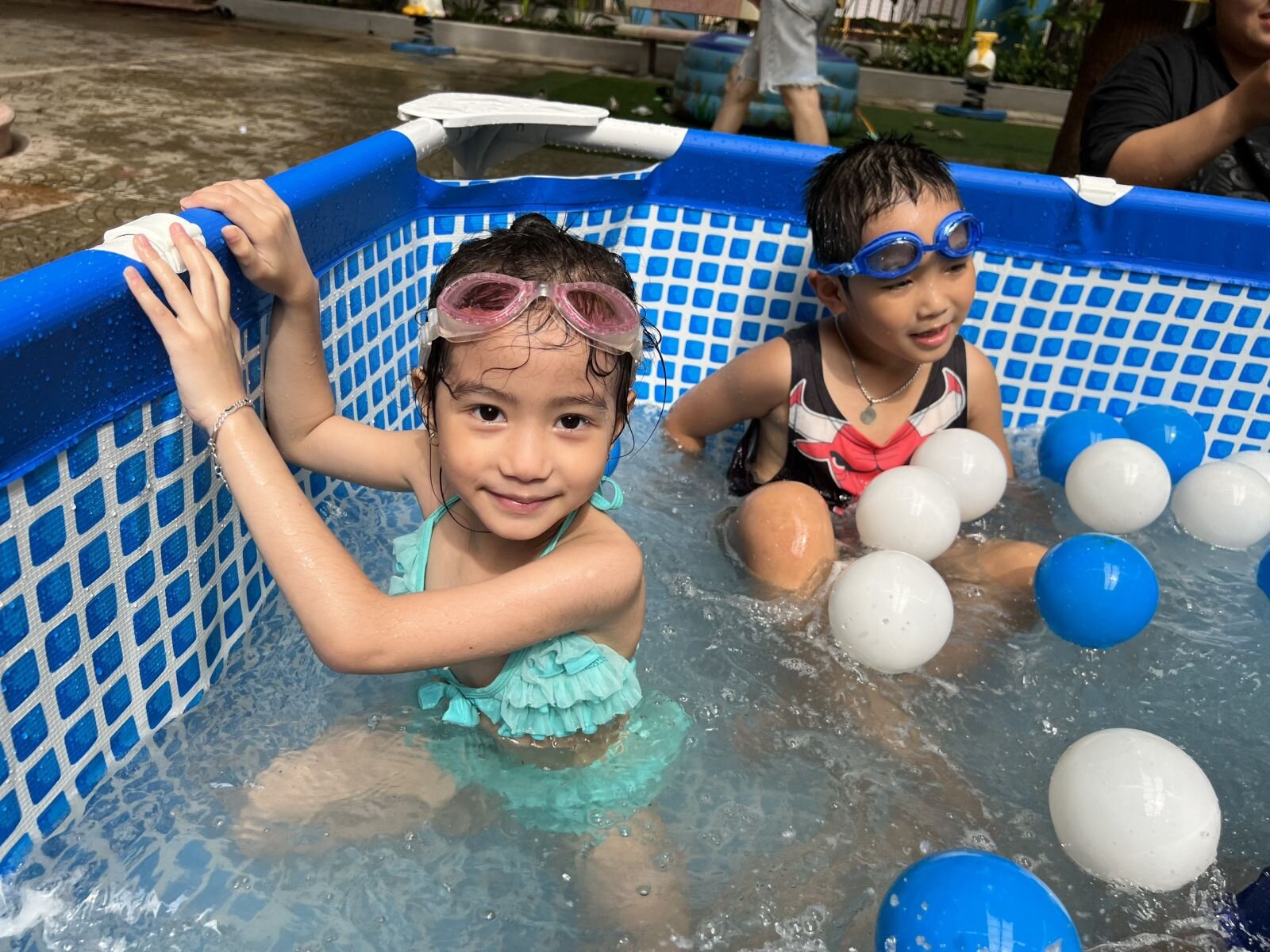 MÙA HÈ SÔI ĐỘNG VỚI "LỄ HỘI TÉ NƯỚC " CỦA CÁC BẠN NHỎ TRƯỜNG MẦM NON CỔ LOA