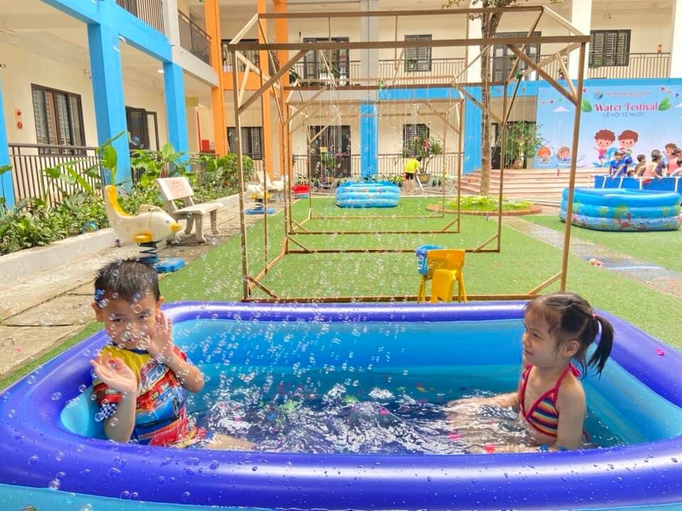 Kết thúc tuần lễ " Water Festival - Lễ hội té nước" xua tan nắng hè ở Trường mầm non Cổ Loa năm học 2022- 2023